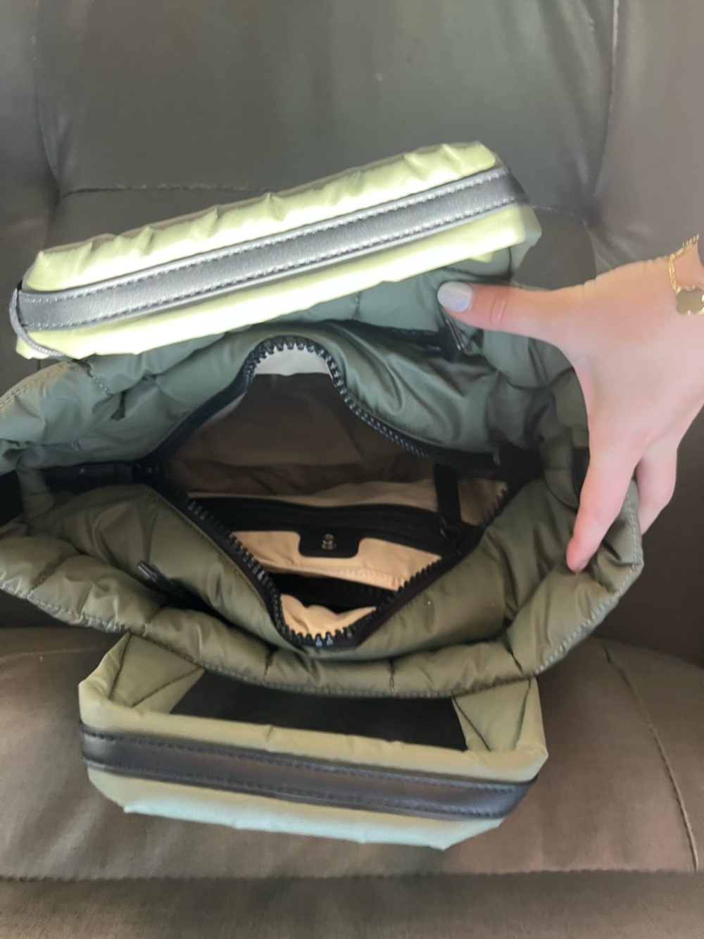 VeeCollective- Porter Small Water-Resistant Quilted Tote Bag - Picture 4 of 4